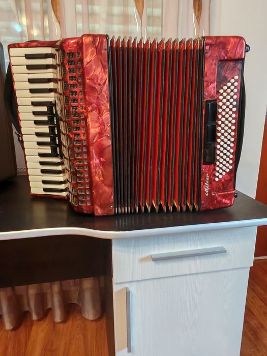Acordeon weltmeister meteor 80 basi