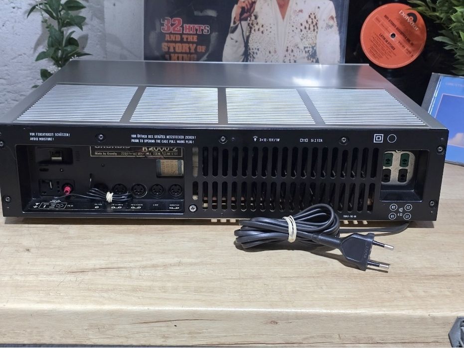 Receiver GRUNDIG R-2000 2, hifi vintage ,argintiu, amplituner colectie