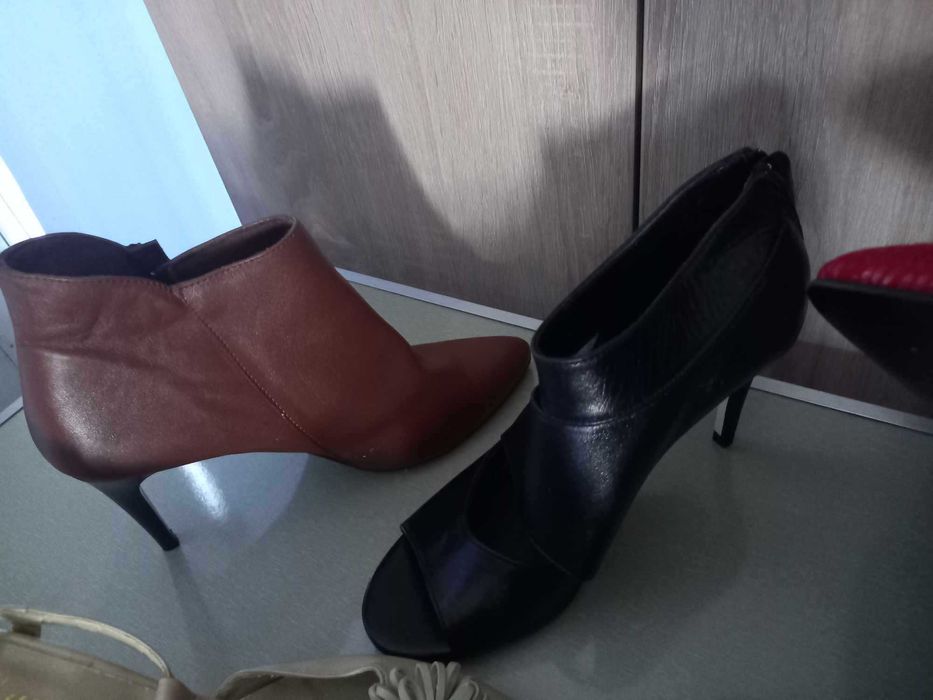 Sandale piele naturala noi marimea 40 de firma 50 lei