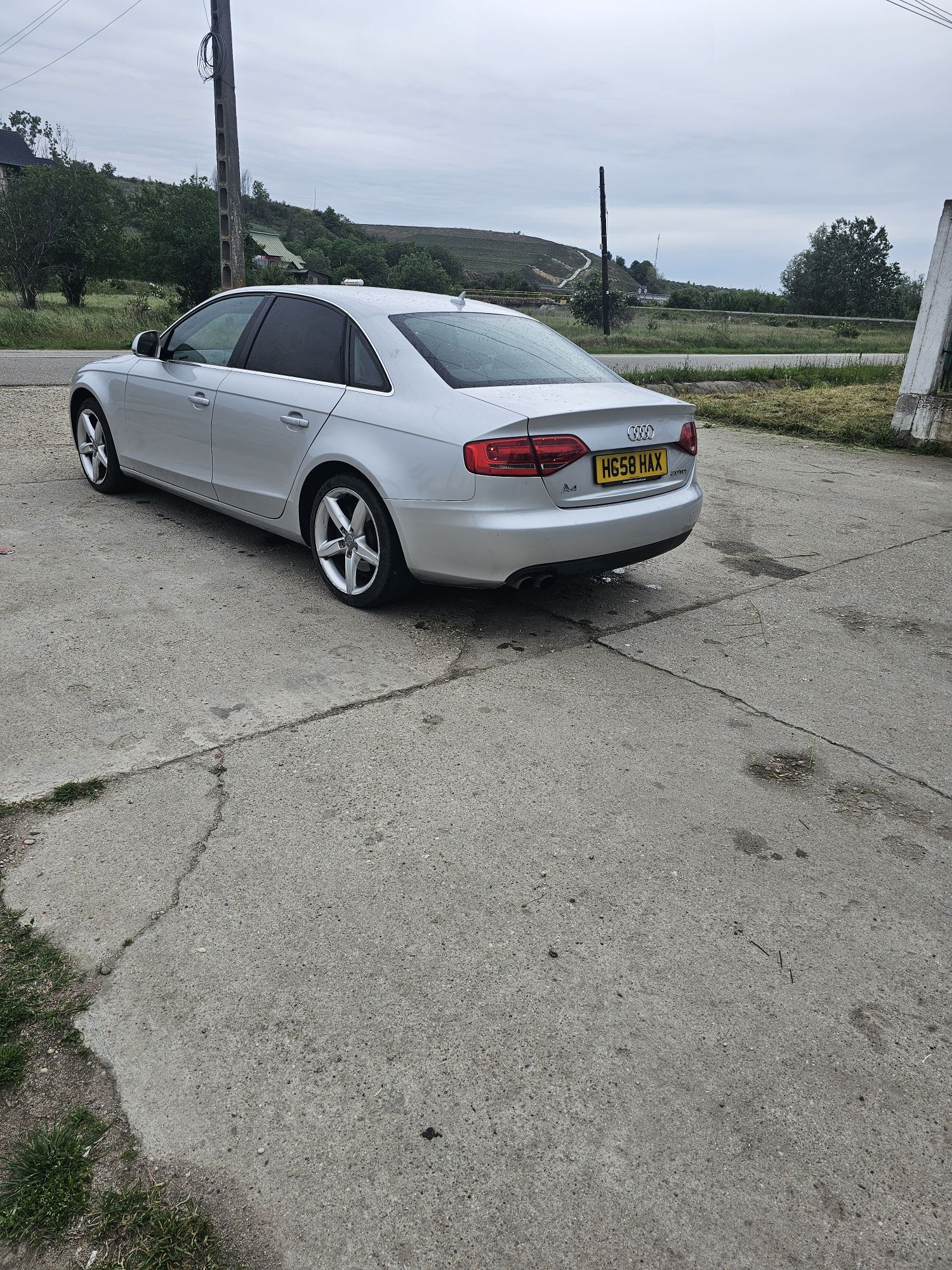 Bara spate audi a4 b8 gri