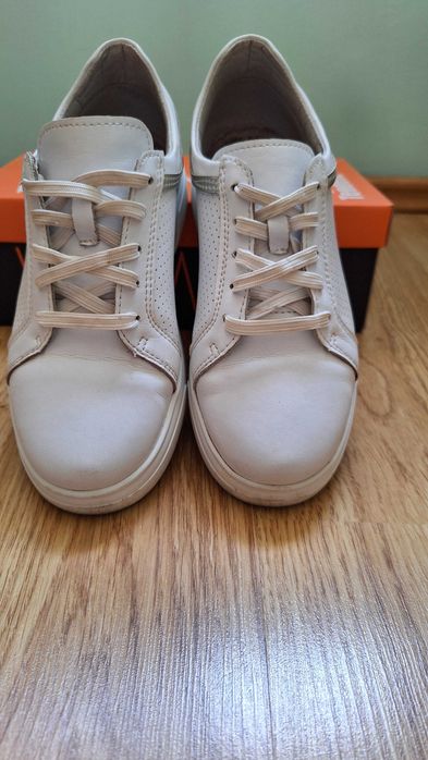 Летни обувки от естествена кожа