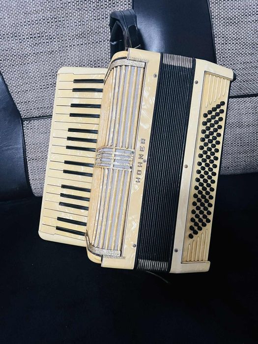 Acordeon Hohner 80 de bași