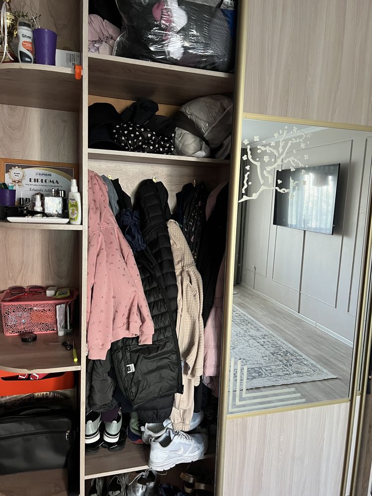 Прихожий шкаф в отличном состояний