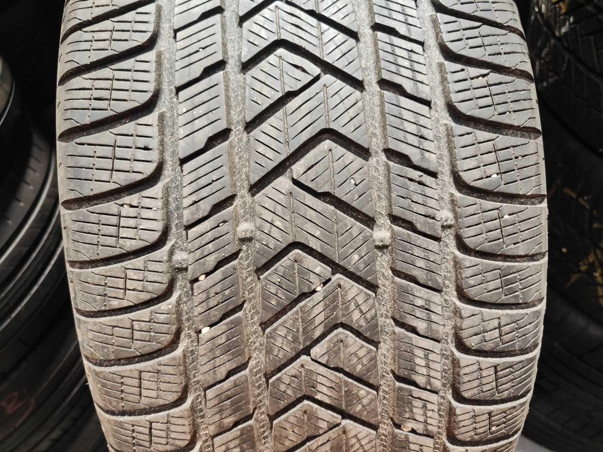 4бр. зимни гуми 295/40/21 Pirelli
