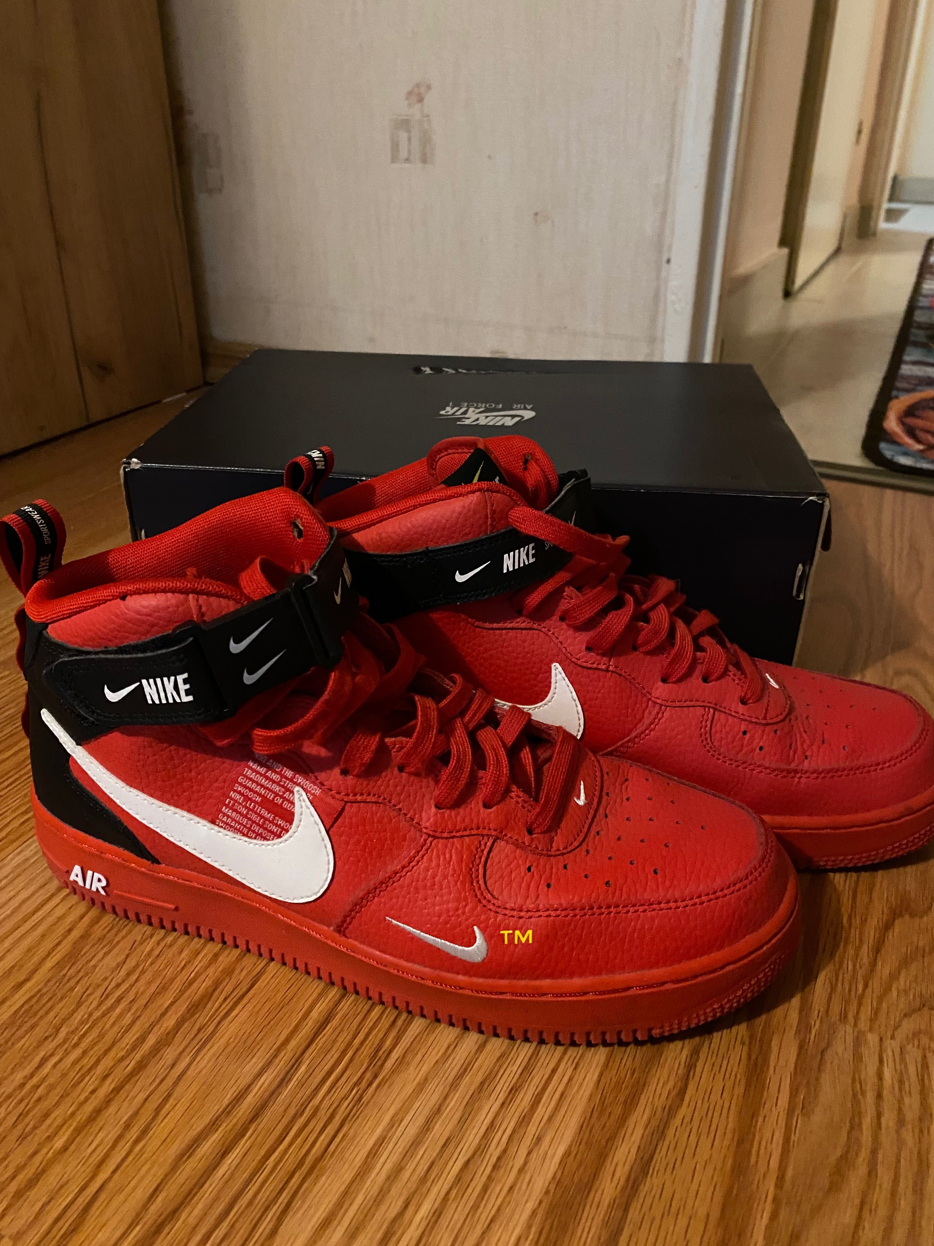 Nike air force red