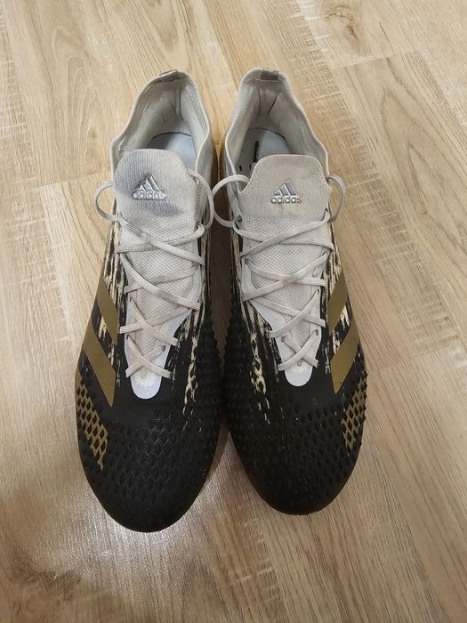 Ghete fotbal Adidas predator