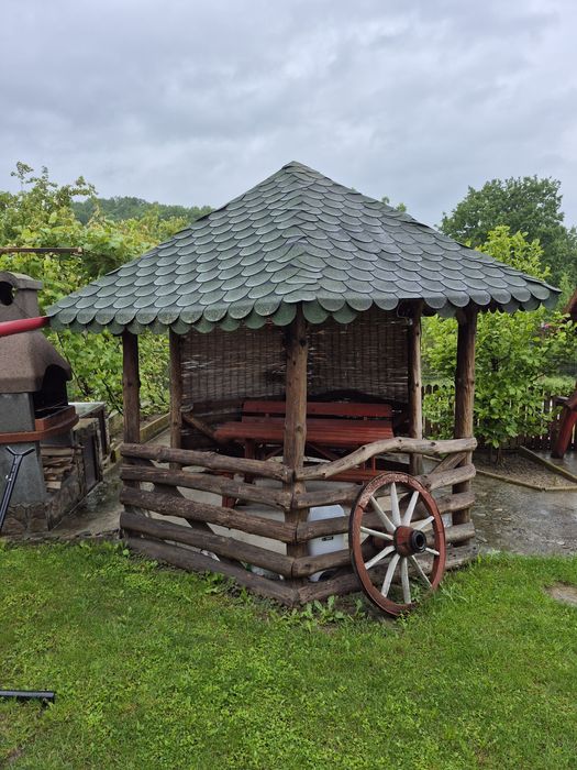 Vând foișor rustic