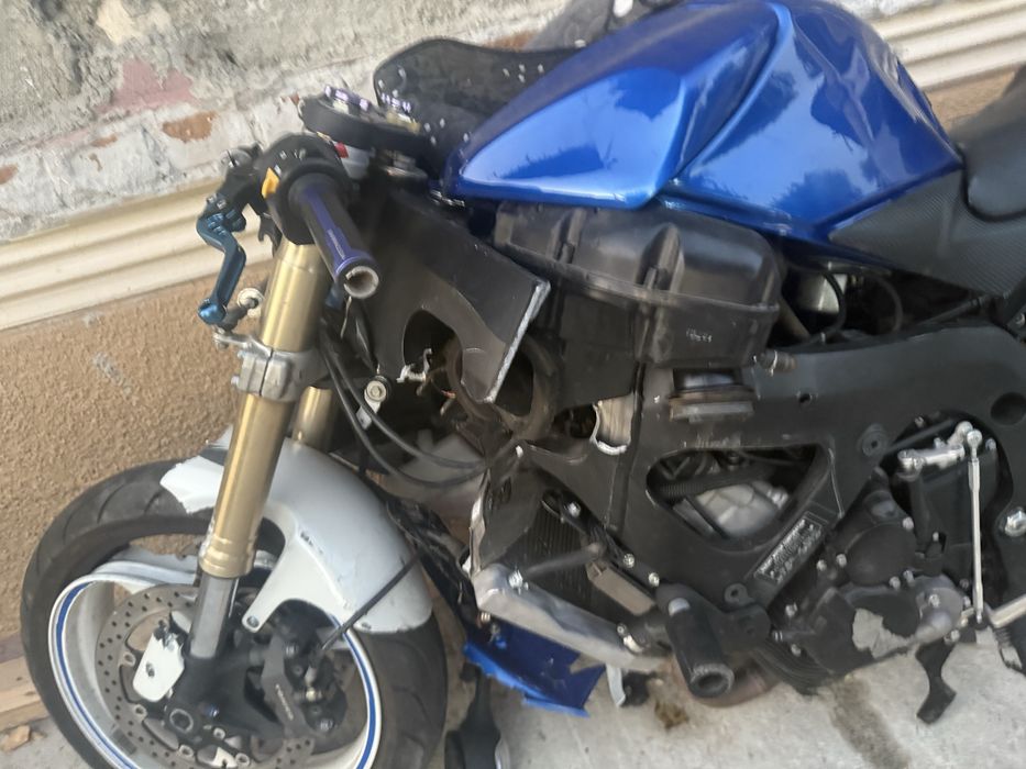 Vând suzuki gsxr pentru reparat sau dezmembrat