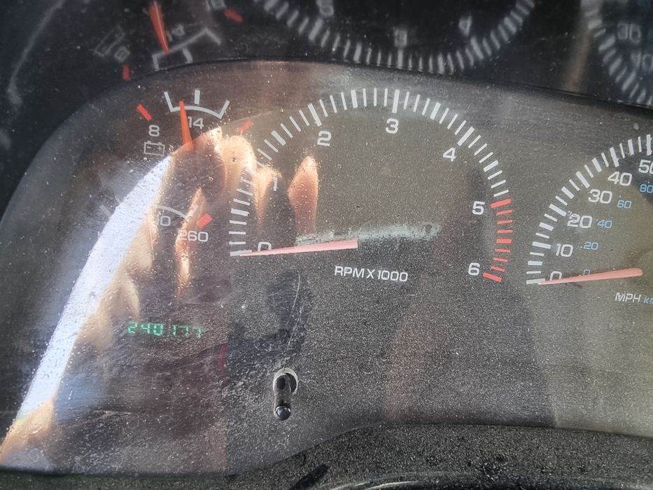 Vand dodge ram 1500 srt  5.9 v8 +gpl