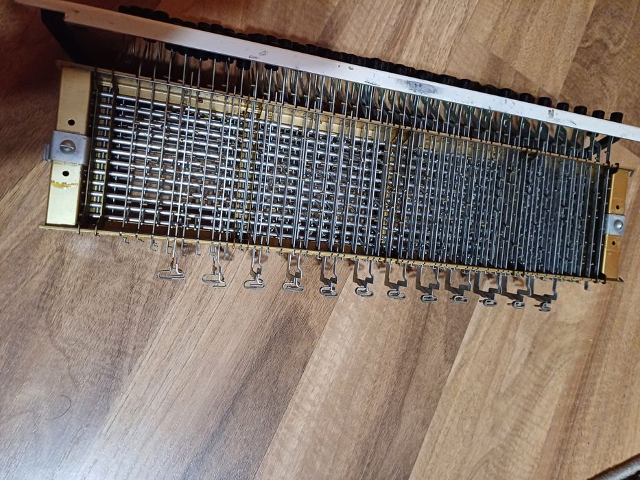 Dezmembrez acordeon HOHNER
