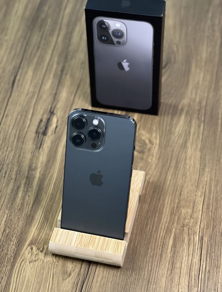iPhone 13 PRO  • 96 % Bateria • Cadou : Folie ,husa