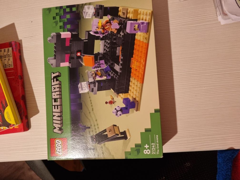 Lego Minecraft 21242, 252 de piese, 8 ani + sigilat
