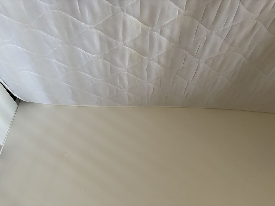 Дървена кошара - мече. Подаряват се матрак, протектори и спално бельо!