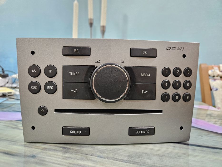 Штатная магнитола Опель Астра h 2013 г