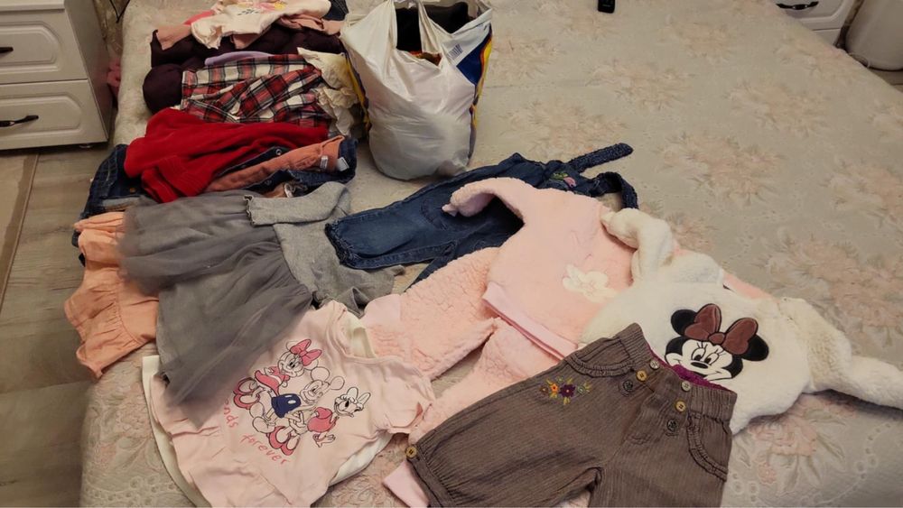 Hăinuțe stare ideală virsta 18-24 pentru fetiță