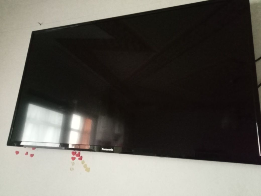 Tv Panasonic  menționez nu este Smart