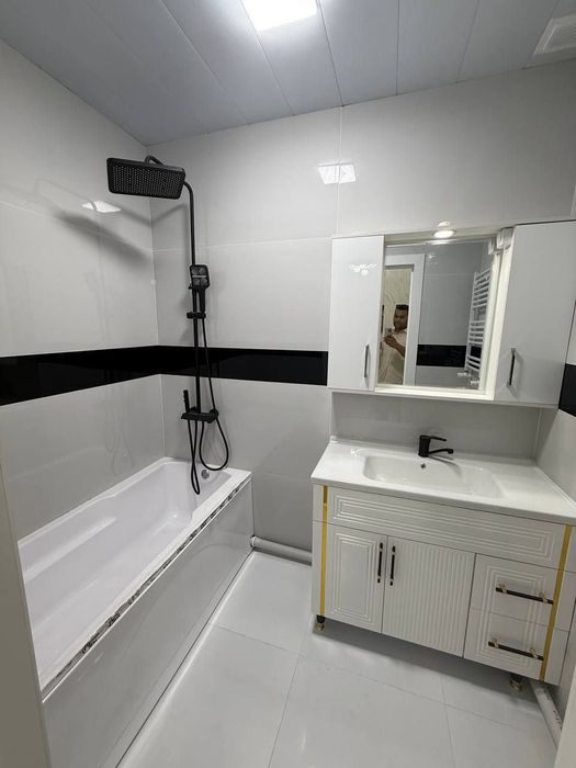 Kritiy savdo majmuasida joylashgan 2 xonali kvartira