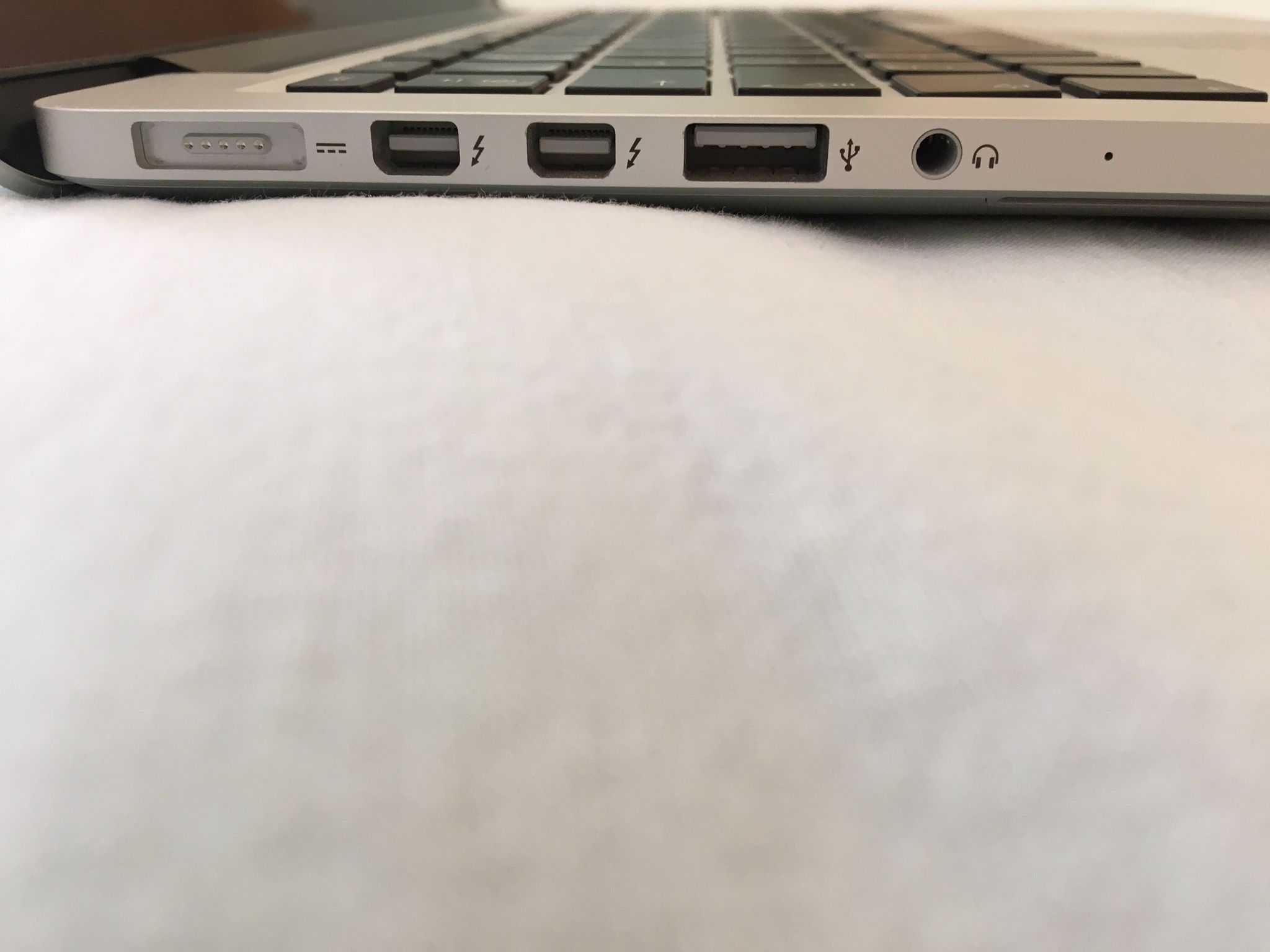 Vand sau Schimb Laptop Apple MacBook PRO 13 inch 2015 SSD 128 ca Nou