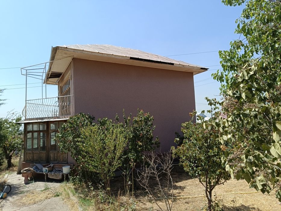 Продается дача на поселок Майский Кибрай 25 минут езды от Ташкент