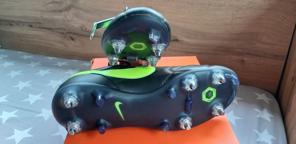 Кожени, висококачествени калеври Nike