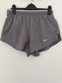 Nike къси панталони