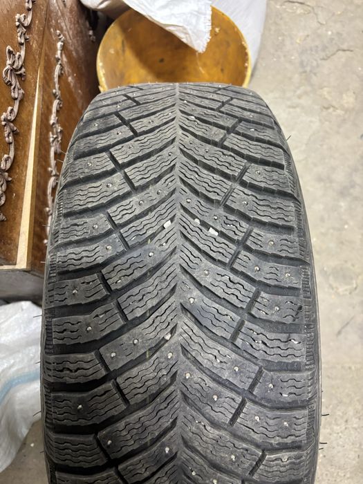 Комплект шин Michelen 235/55 R18 зима