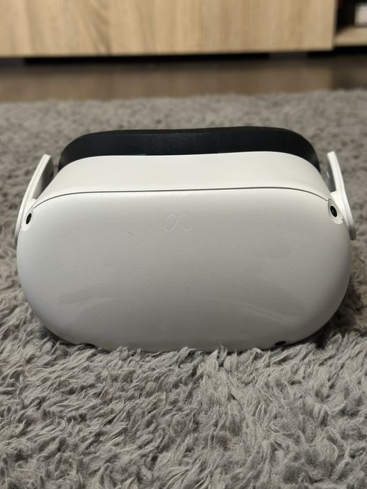 Продавам Oculus Quest 2 128GB СПЕШНО!цената може да се намали!