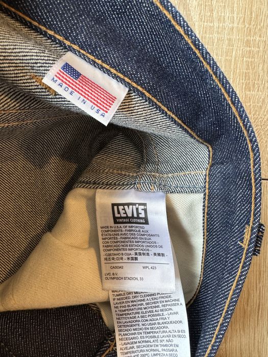 Blugi Levi’s noi