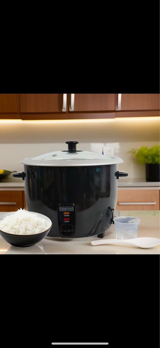 Машина за варене на ориз  Homestar с мощност 1000W и 2,8 л. вместимост