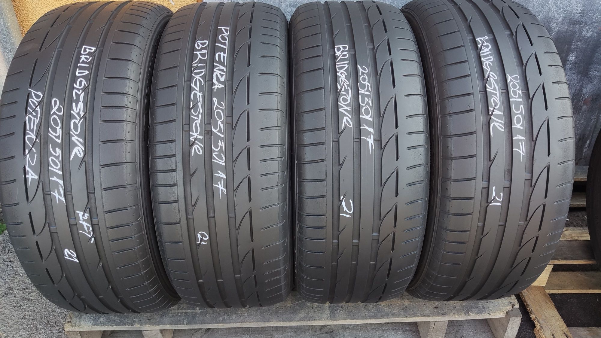 4бр. летни гуми 205/50/17 Bridgestone Potenza S001, Runflat 
dot21
6.5