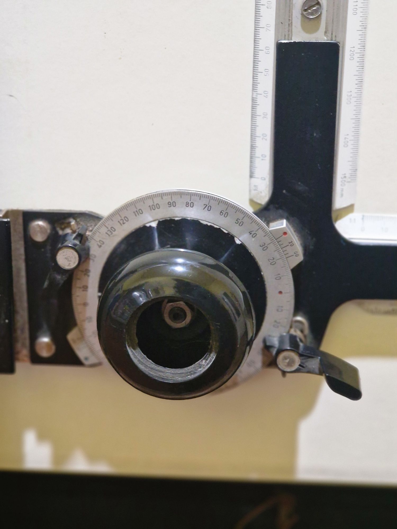 Masa desen technic Nestler.