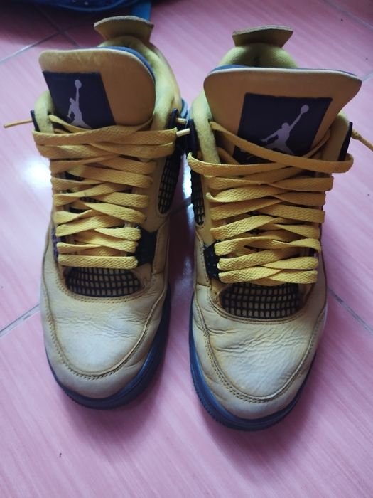 Jordan 4 retro lightning