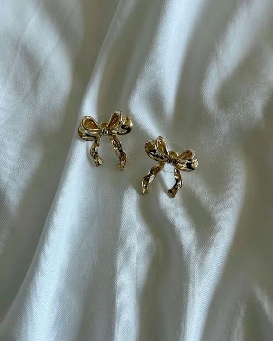 Обеци панделки