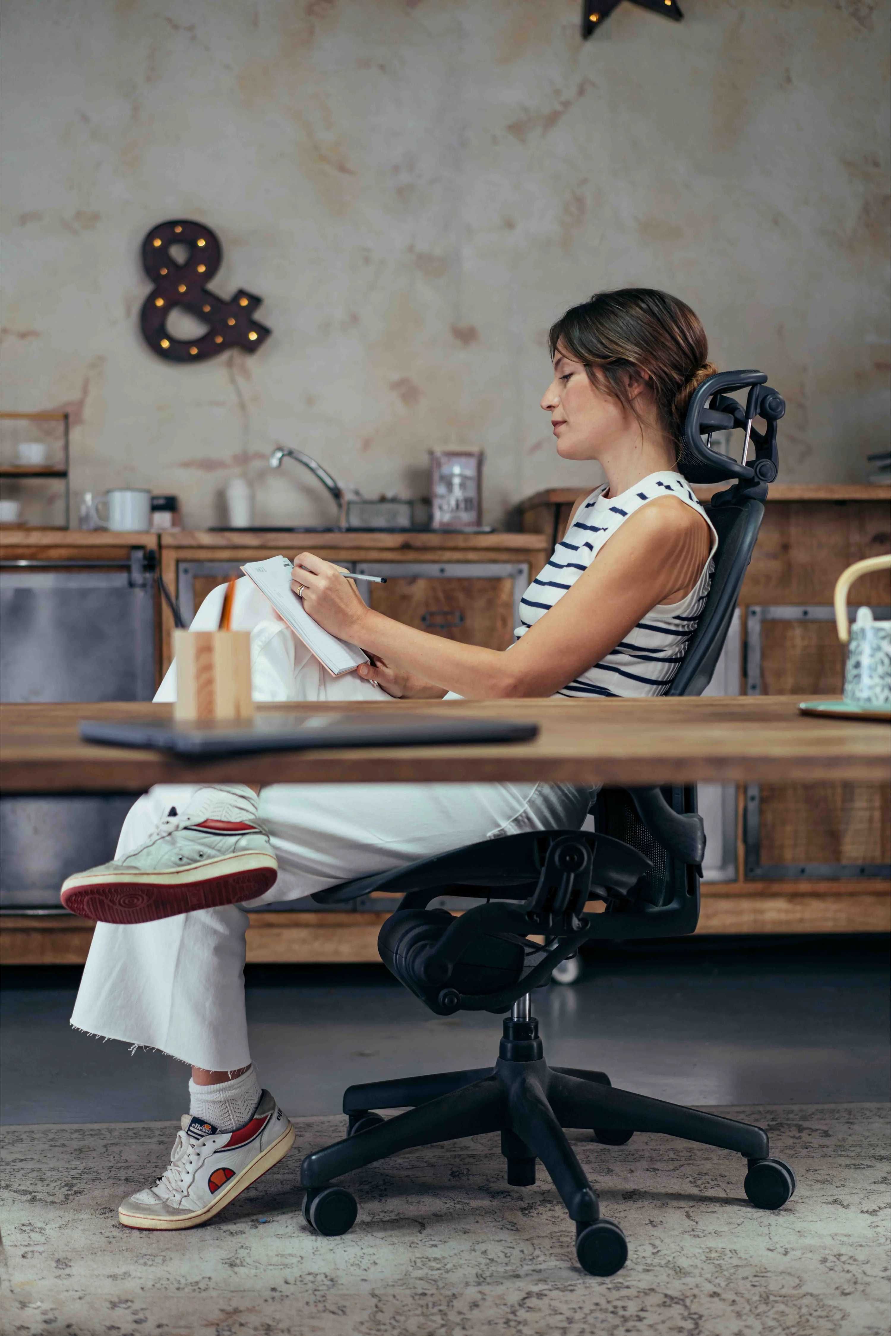 Кресло руководителя Herman Miller Aeron