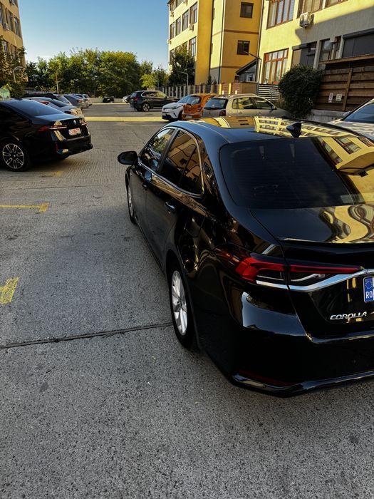 Vand Toyota Corolla hibrid 2021