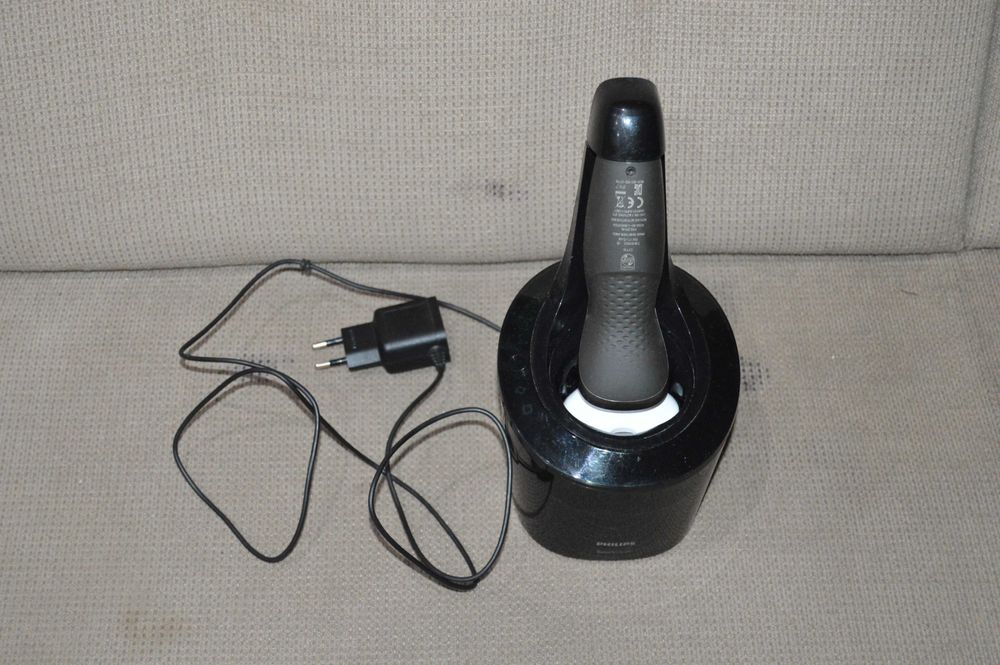 Aparat de ras Philips Series 7000 (S7710/26) + statie de curatare