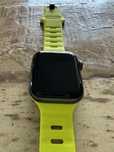 Часовник Apple IWatch SE в идеално състояние
