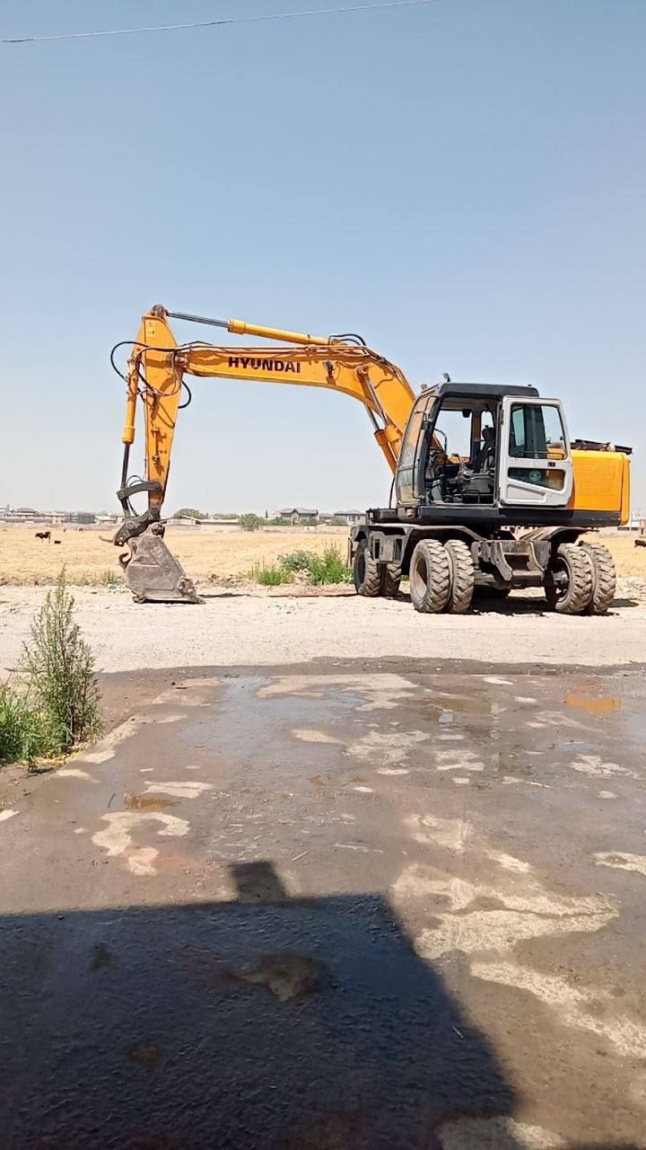 Hunday W1400 sotilafi