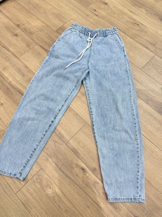 Продам джинсы момс бананы Bershka