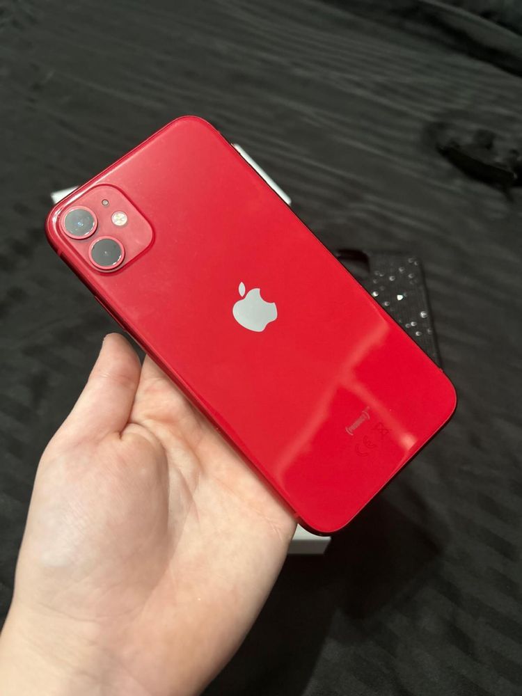 Vand Iphone 11 rosu 64gb