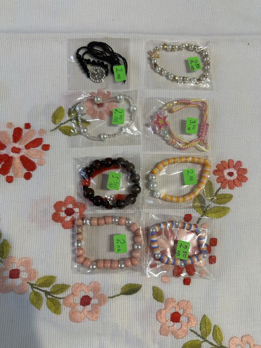 Ръчно изработени гривни