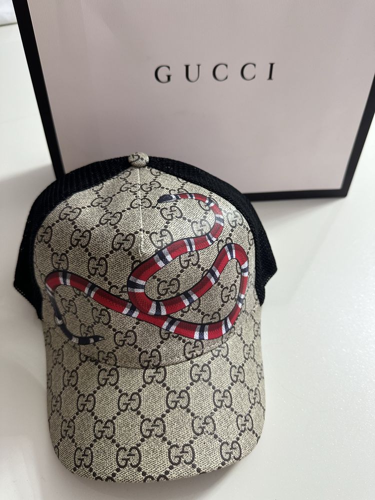 Шапка с козирка  Gucci