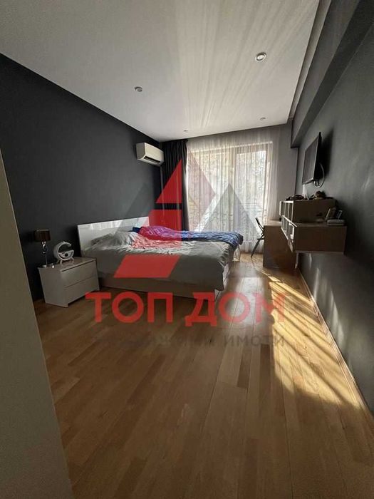 Дава се под наем Тристаен апартамент в Варна, Червен площад - 100 кв.м за 1300 € - Снимка #11