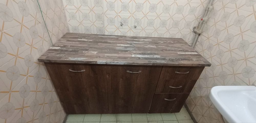 Шкаф с огнеупорен плот