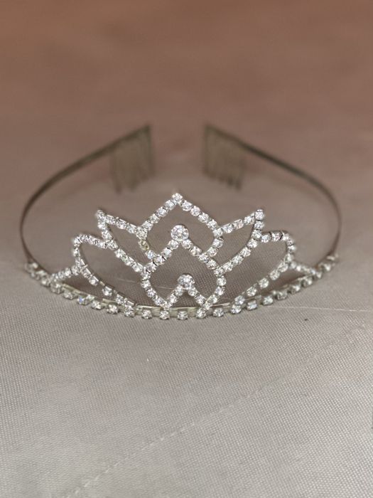 Продам корону за 1.200 тг. В отличном состоянии