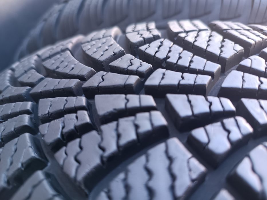 185/60/15 Goodyear