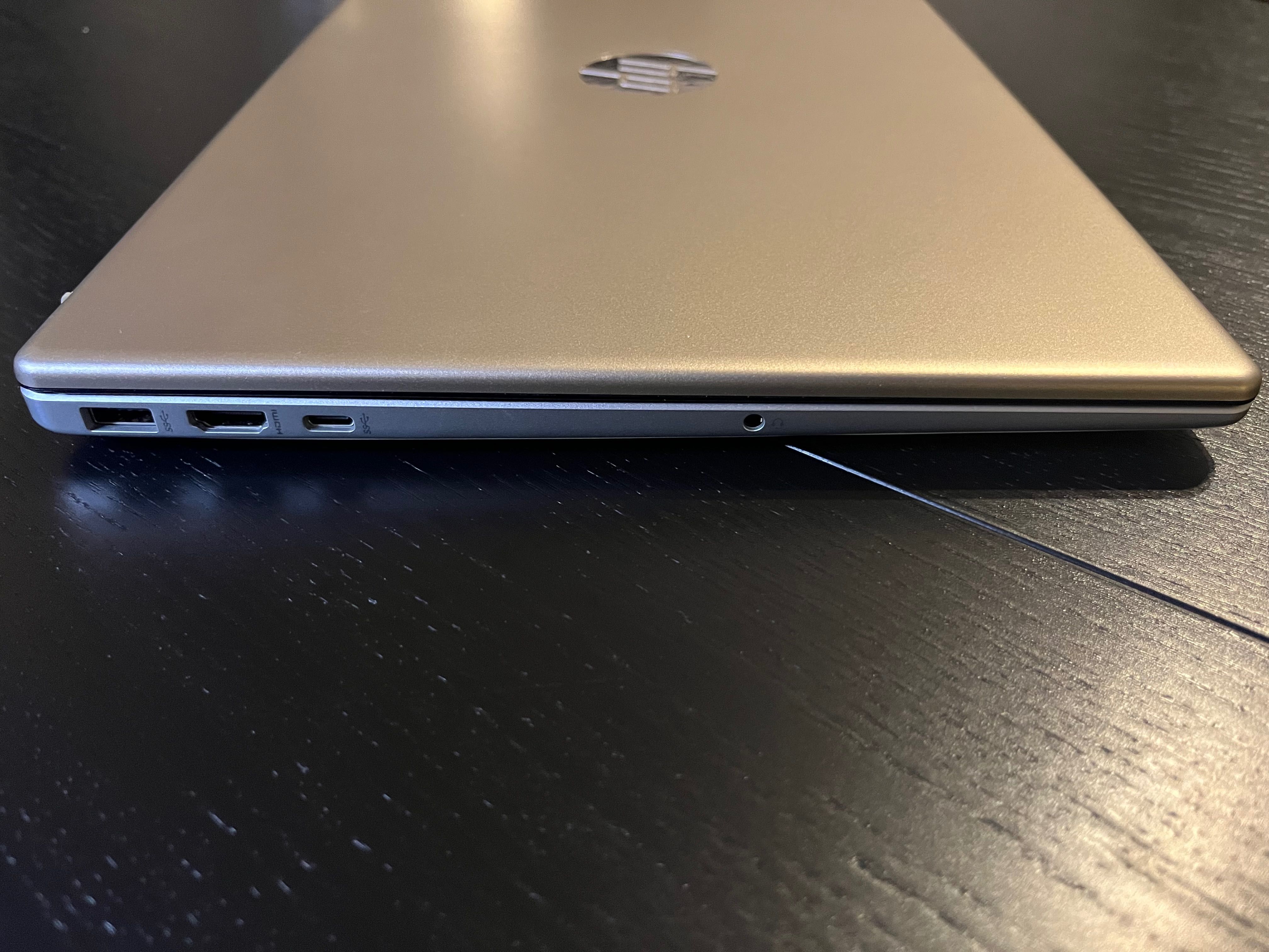Laptop HP ca nou de vânzare -preț excelent!