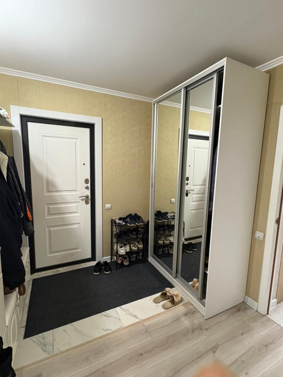 Продам 4 комн квартиру на 3 этаже. 80кв.