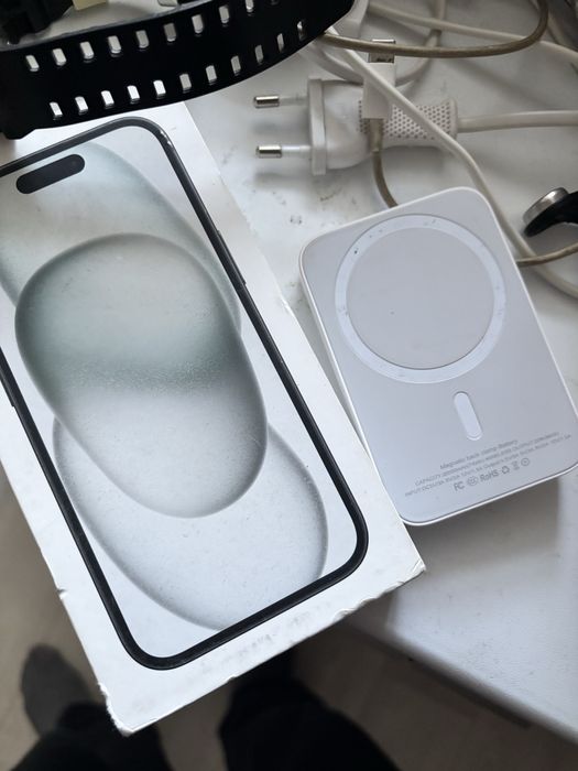 Продам айфон 15 черный еще на гарантии