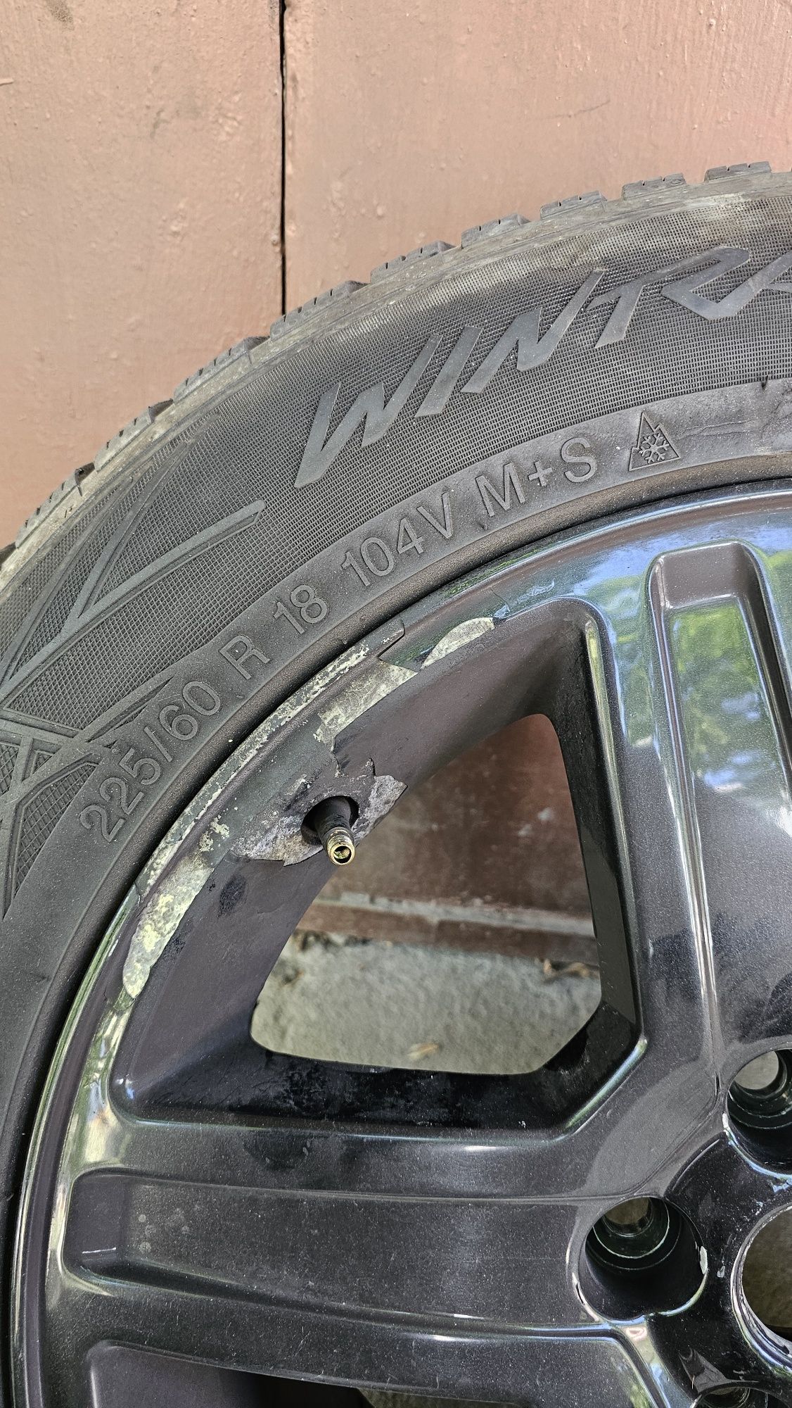 225 60 R 18 104V M+S 4бр. Зимни гуми